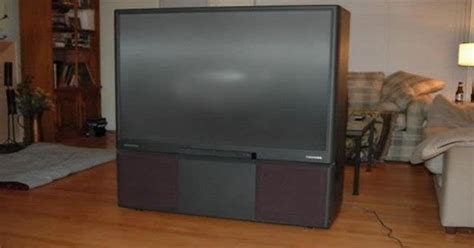 Product Description. . 90s big screen tv